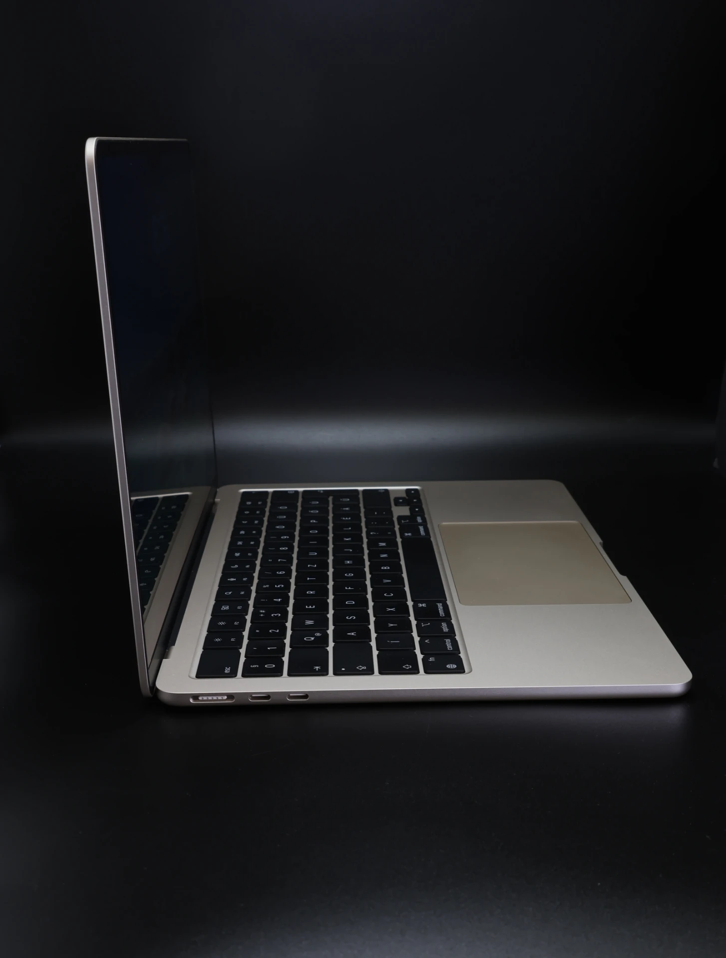 Apple MacBook Air 13″ 2022 M2 256 GB Starlight 100% akku - 12 HÓ GARANCIA