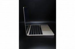 Apple MacBook Air 13″ 2022 M2 256 GB Starlight 100% akku - 12 HÓ GARANCIA