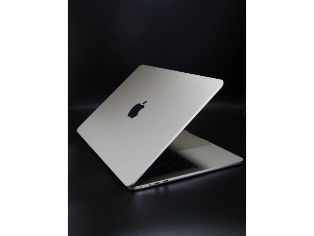 Apple MacBook Air 13″ 2022 M2 256 GB Starlight 100% akku - 12 HÓ GARANCIA