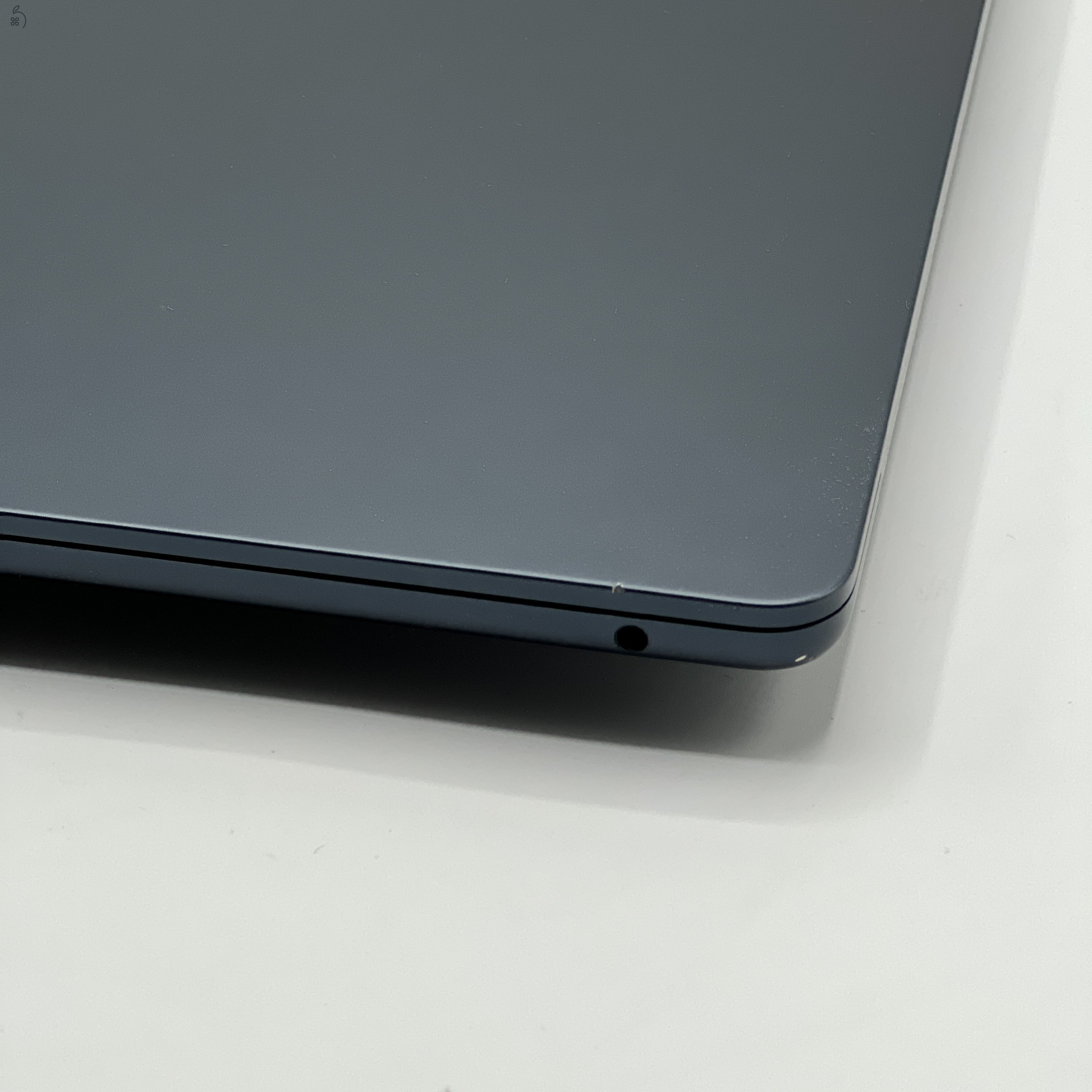 MacBook Air 15″ 2024, M3 8 Core, 16 GB RAM, 10 core GPU, 512 GB SSD, Midnight 27% Áfás, 0424AB 
