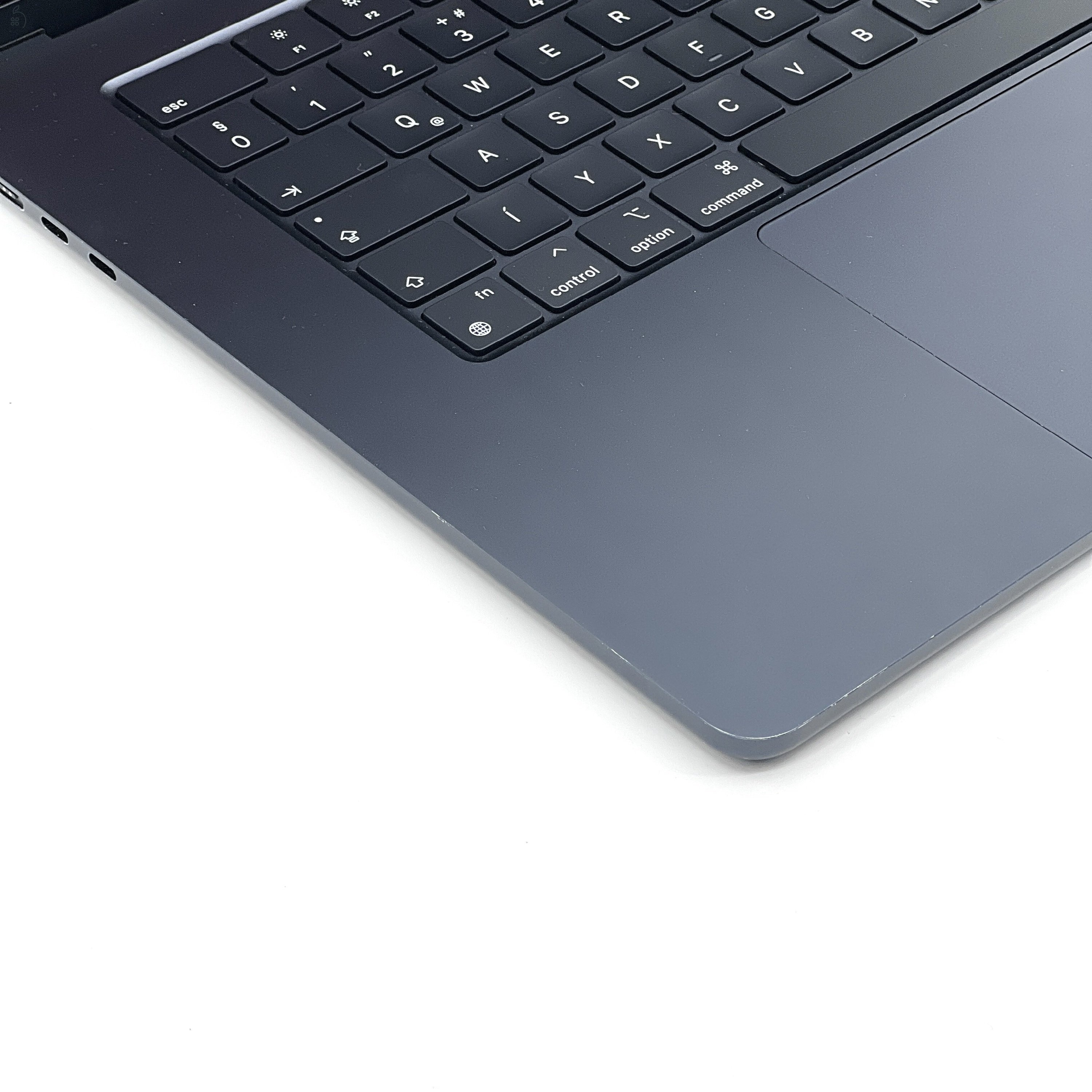 MacBook Air 15″ 2024, M3 8 Core, 16 GB RAM, 10 core GPU, 512 GB SSD, Midnight 27% Áfás, 0432AB 
