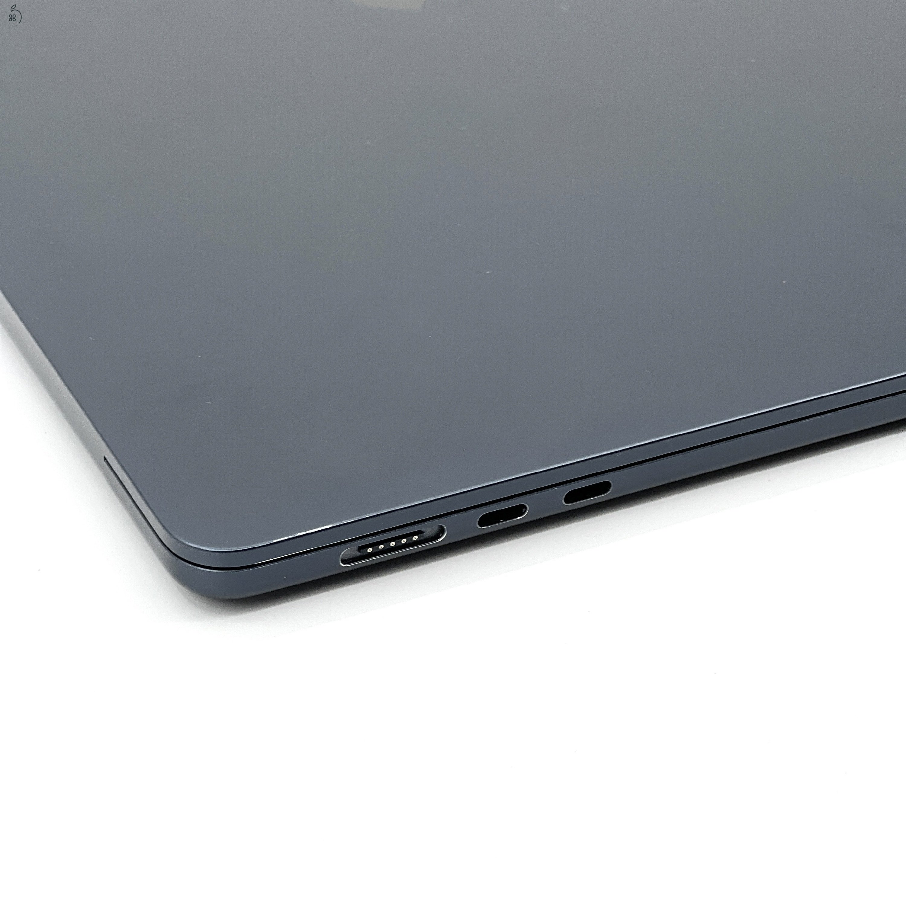 MacBook Air 15″ 2024, M3 8 Core, 16 GB RAM, 10 core GPU, 512 GB SSD, Midnight 27% Áfás, 0432AB 