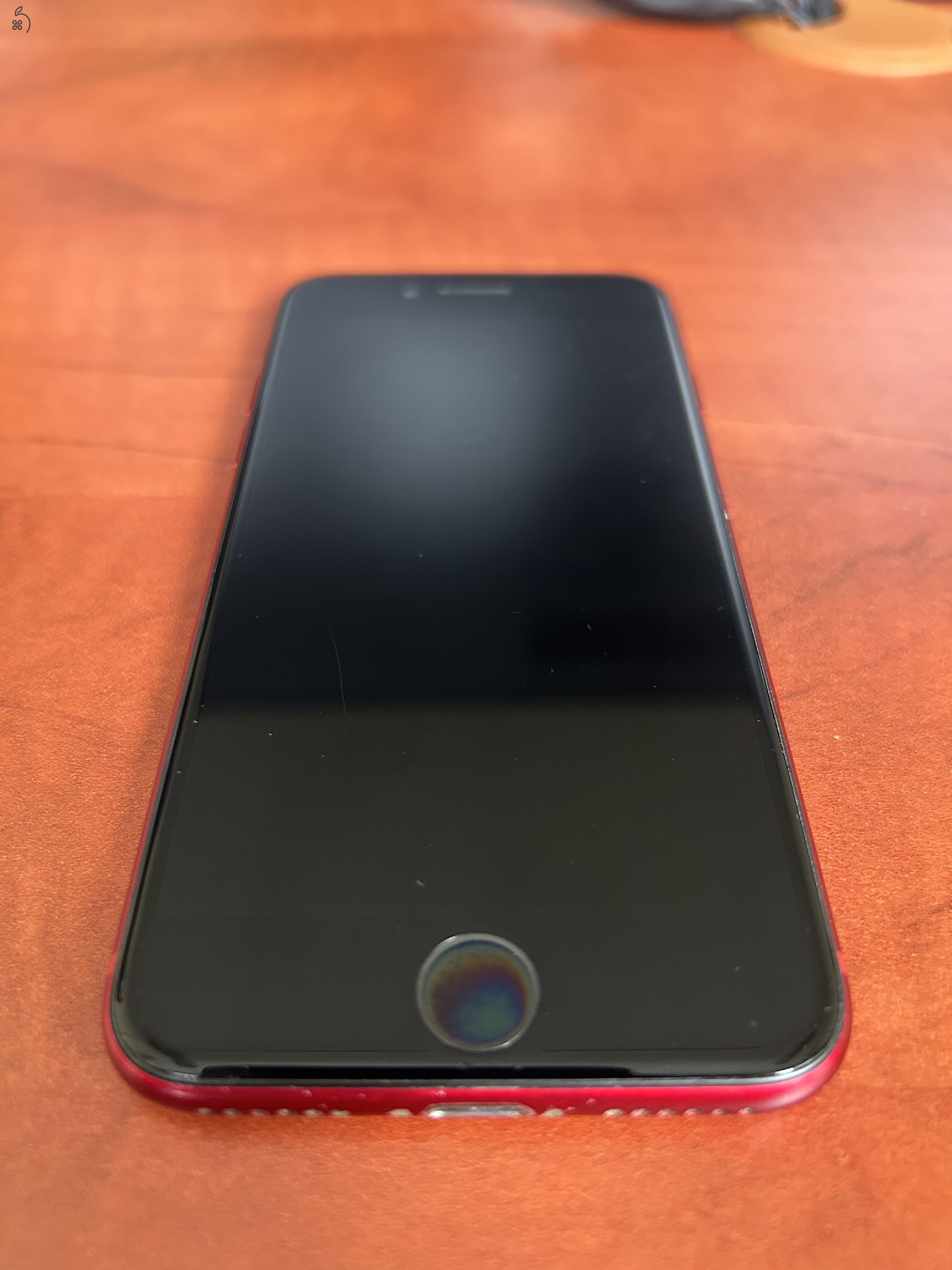 iPhone SE 64 GB PRODUCT(RED) – akku cserélve, eredeti töltőkábellel