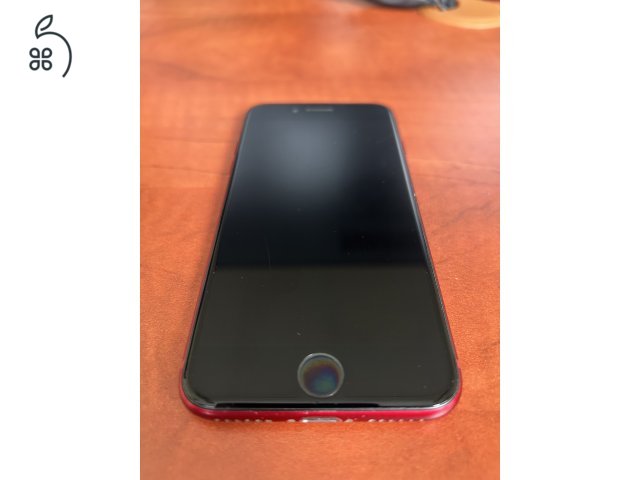 iPhone SE 64 GB PRODUCT(RED) – akku cserélve, eredeti töltőkábellel
