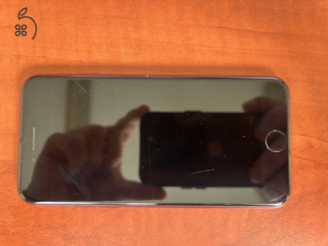 iPhone SE 64 GB PRODUCT(RED) – akku cserélve, eredeti töltőkábellel