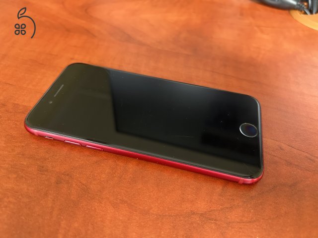 iPhone SE 64 GB PRODUCT(RED) – akku cserélve, eredeti töltőkábellel
