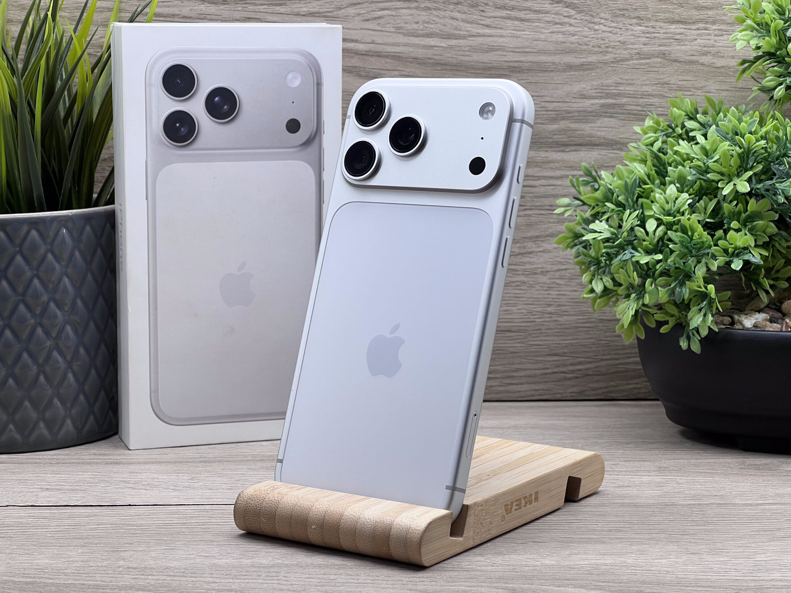 Hibátlan iPhone 17 Pro Max Silver 256GB 2 ÉV Garanciával 100%