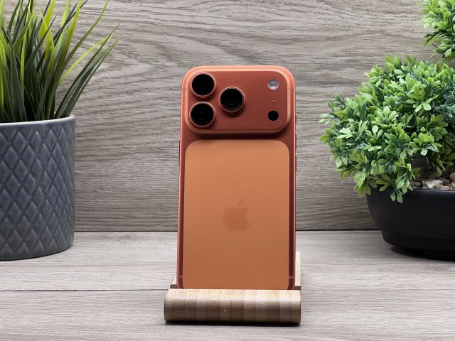 Hibátlan iPhone 17 Pro Cosmic Orange 256GB 2 ÉV Garanciával 100%