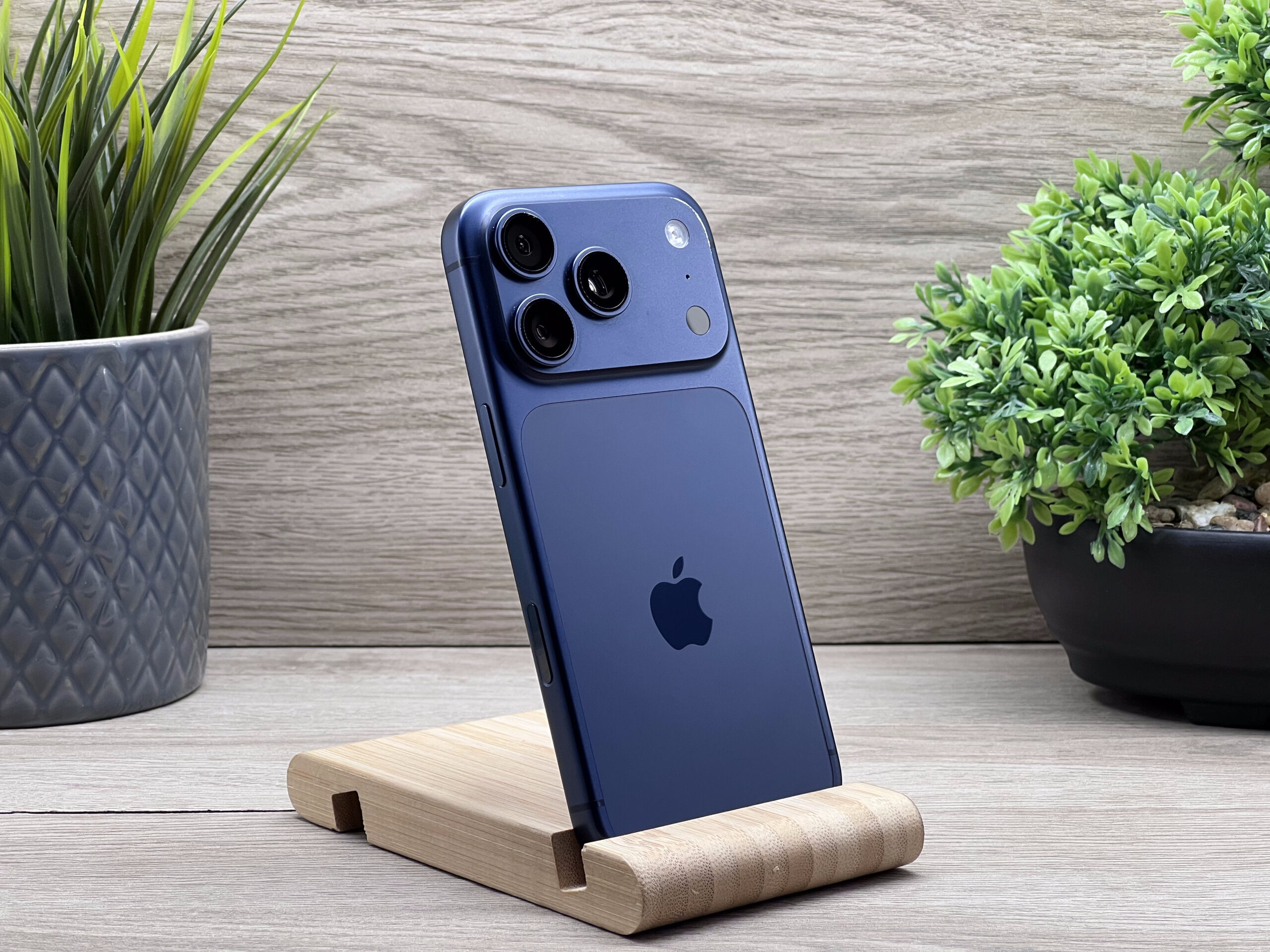 iPhone 17 Pro Deep Blue 256GB 2 ÉV Garanciával 100%