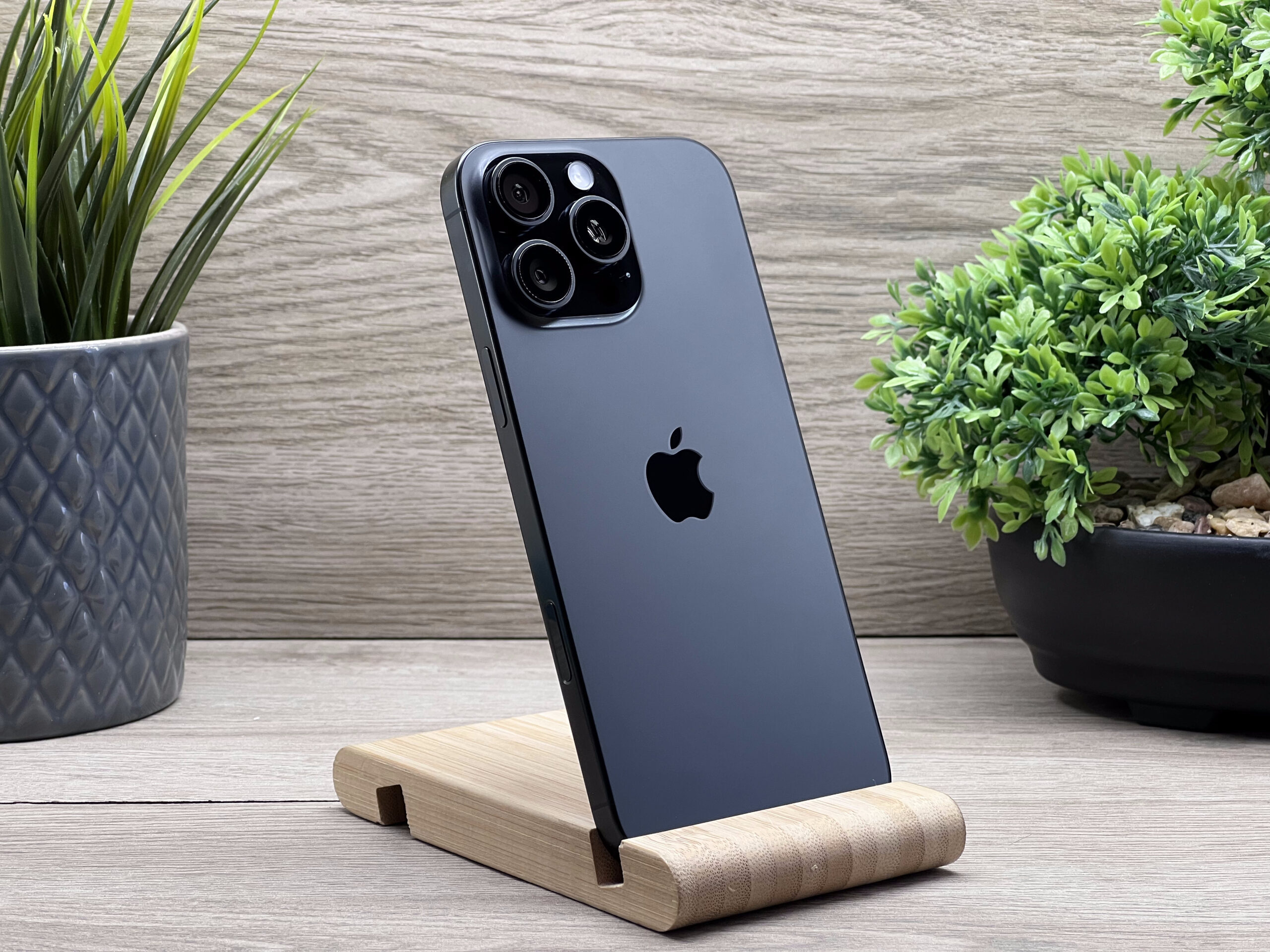 Hibátlan iPhone 16 Pro Max Black Titanium 512GB 2 ÉV Garanciával 92%