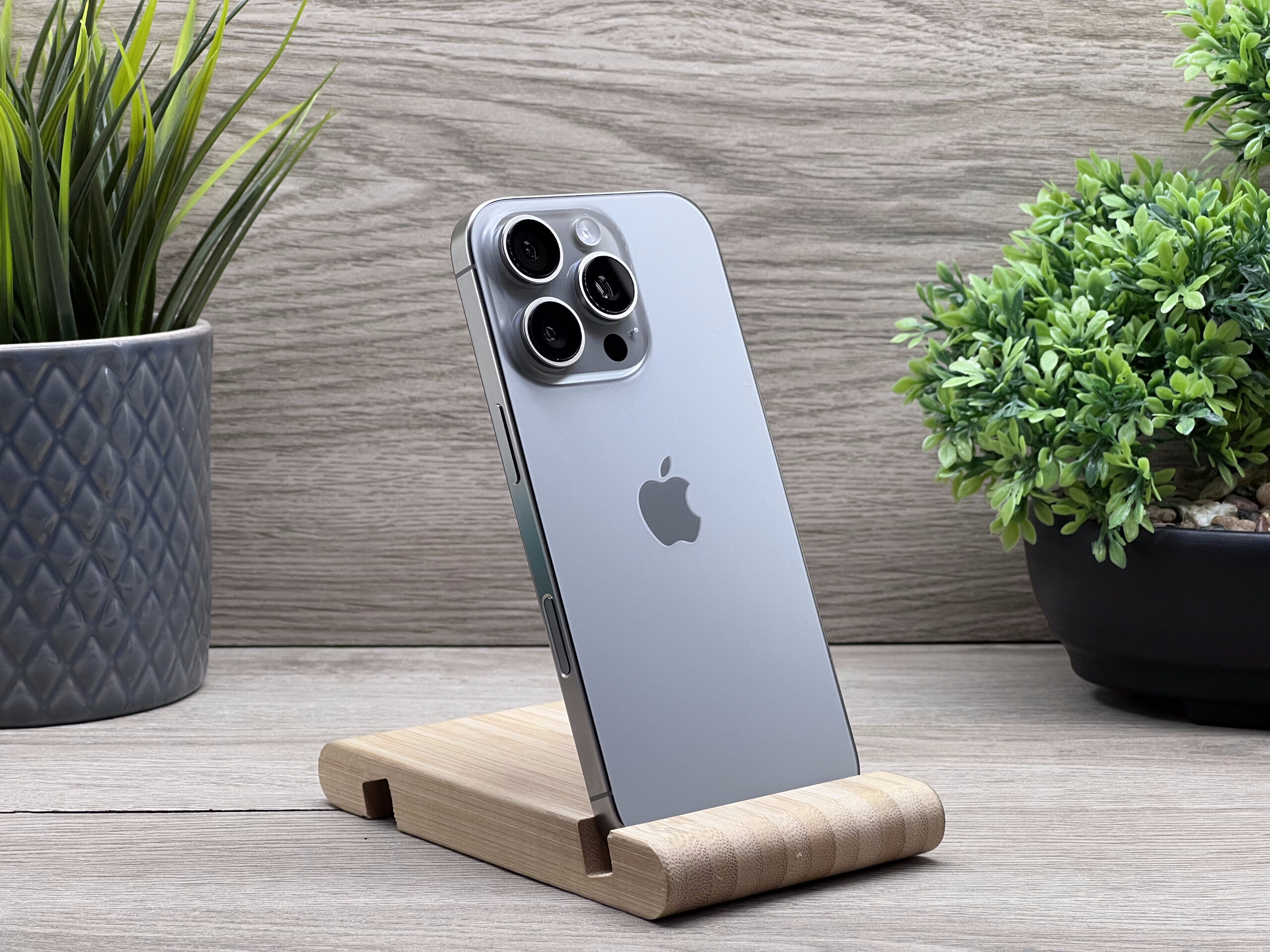 Hibátlan iPhone 16 Pro Natural Titanium 512GB 2 ÉV Garanciával 95%