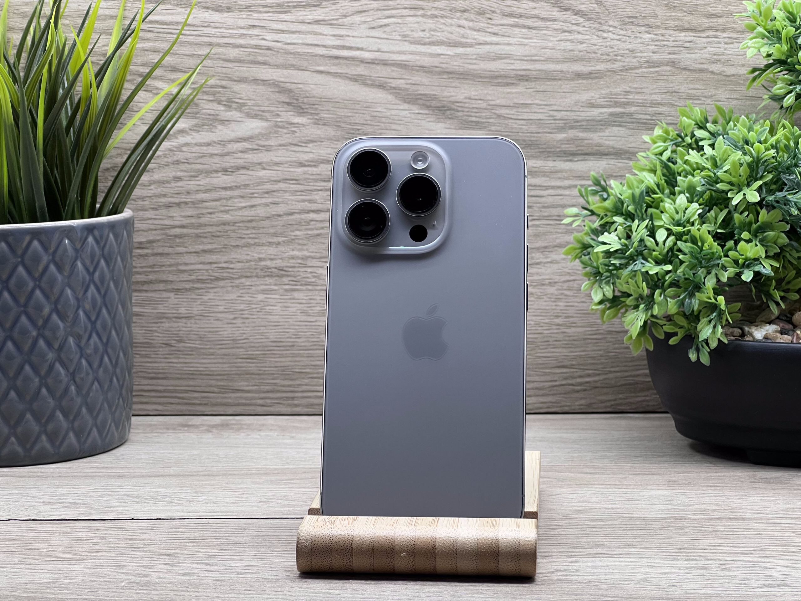 Hibátlan iPhone 15 Pro Natural Titanium 128GB 2 ÉV Garanciával 92%