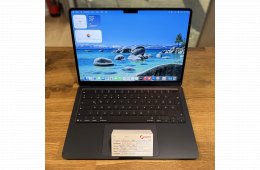 Apple MacBook Air 13,6