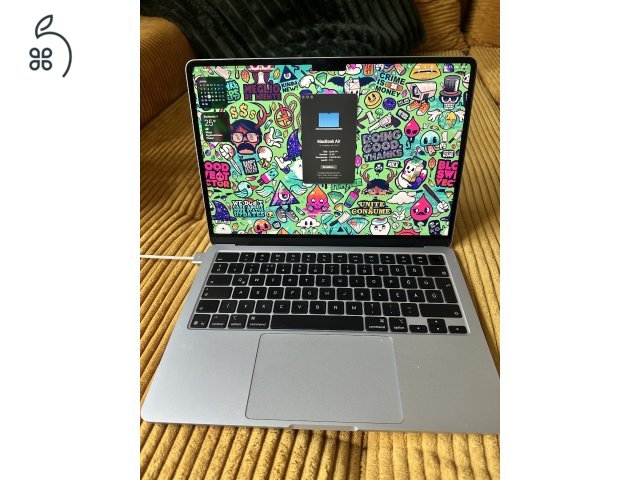 Apple MacBook Air 13,6