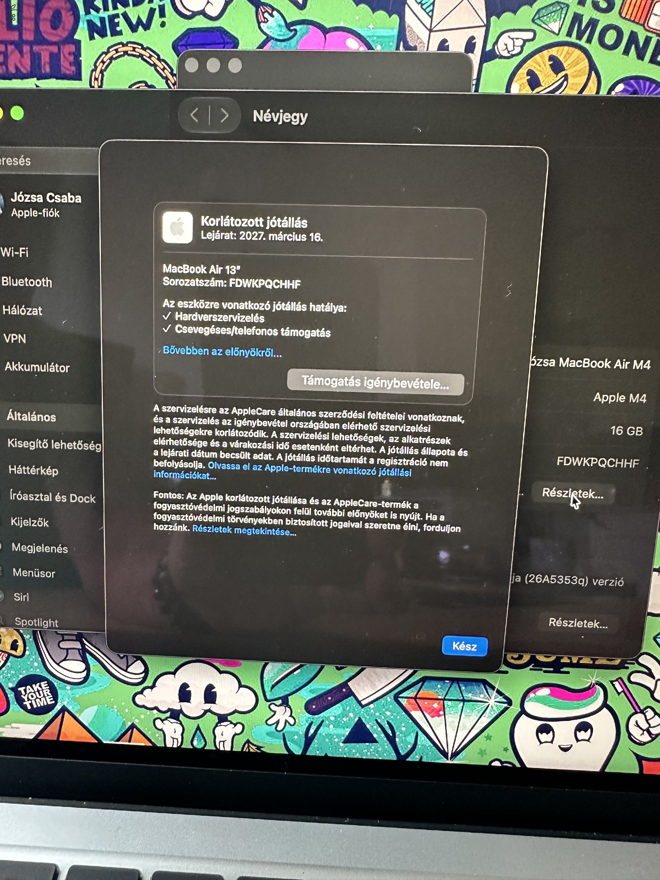Apple MacBook Air 13,6