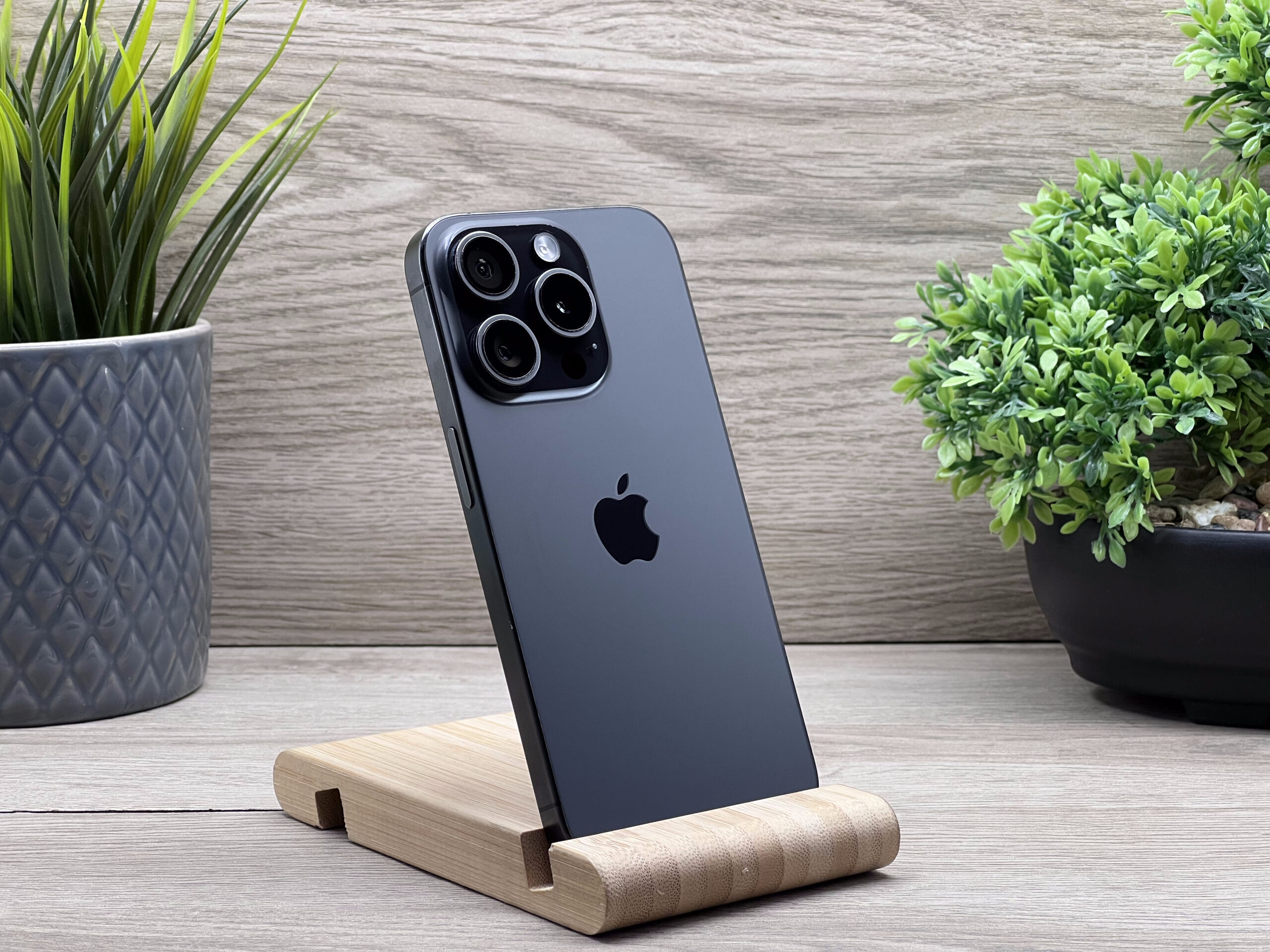 iPhone 15 Pro Black Titanium 128GB 2 ÉV Garanciával 93%