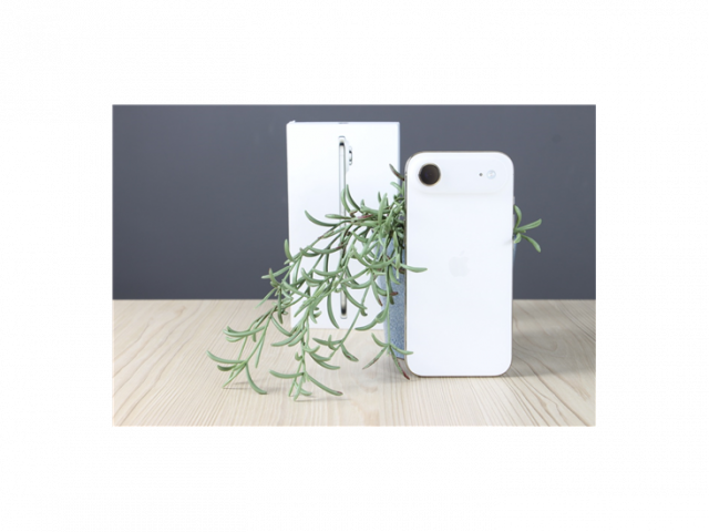 Újszerű Apple iPhone Air 512GB arany US-8095