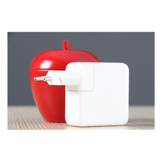 Használt USB-C adapter 70W A US-8207