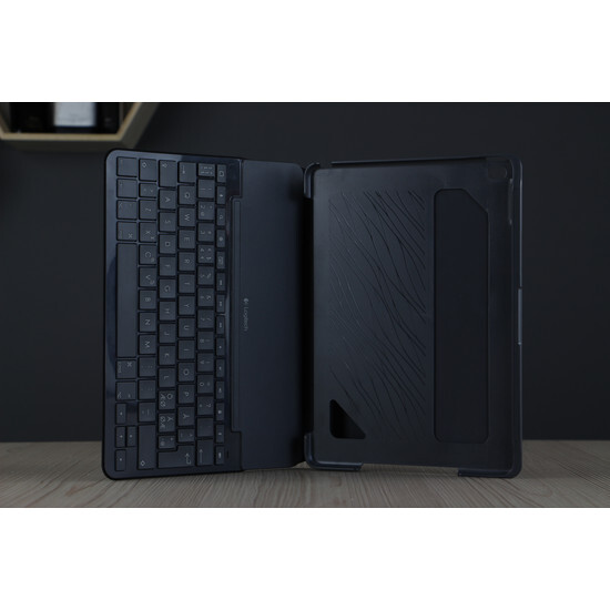 Újszerű Logitech Slim Folio for iPad Air / Air 2 9.7