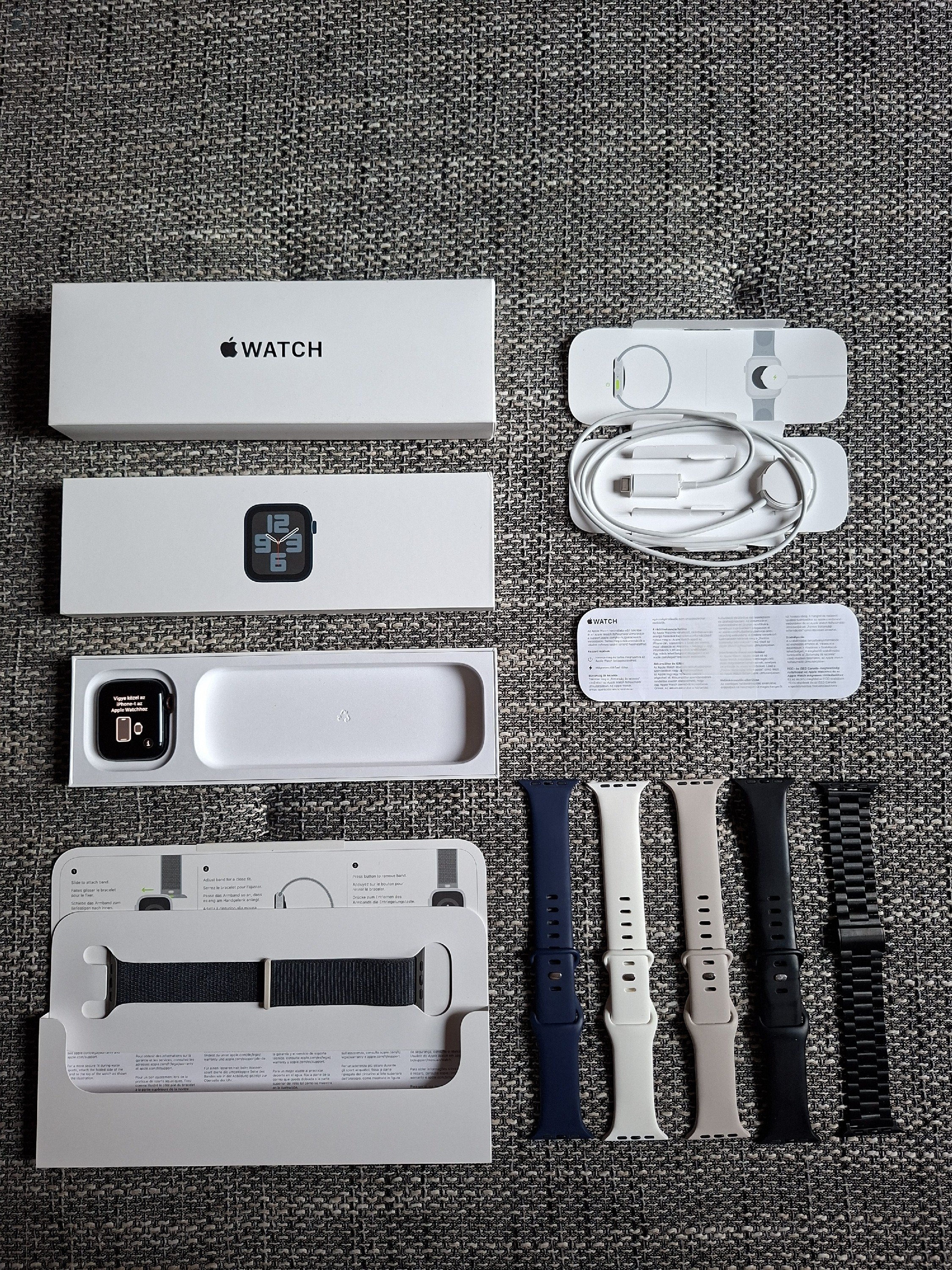 Apple Watch SE 2022 (2nd gen) Midnight (éjfekete) 44 mm Cellular + Ajándék szíjak