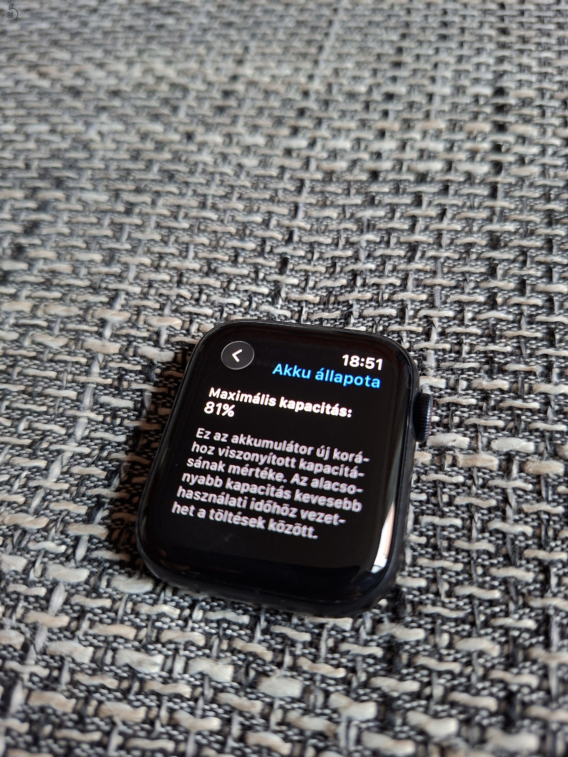 Apple Watch SE 2022 (2nd gen) Midnight (éjfekete) 44 mm Cellular + Ajándék szíjak