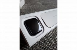 Apple Watch SE 2022 (2nd gen) Midnight (éjfekete) 44 mm Cellular + Ajándék szíjak