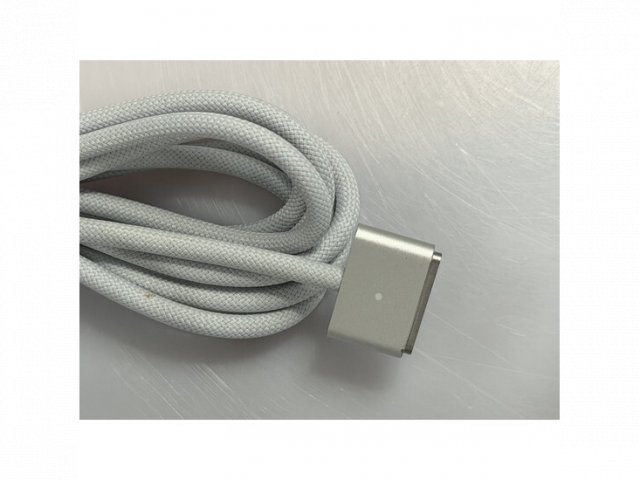 Használt USB-C adapter 70W Magsafe 3 kábellel