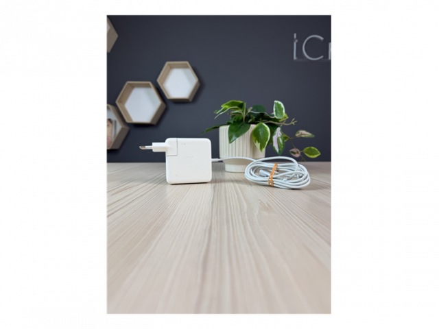 Használt Apple Magsafe 1 adapter 60W