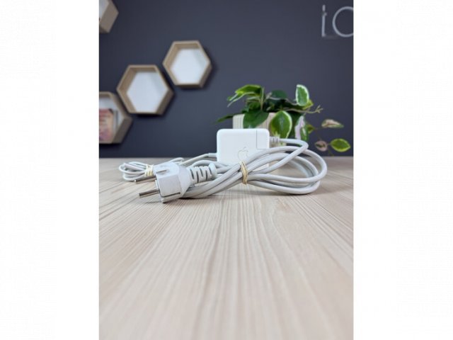Használt Apple Magsafe 1 adapter 60W