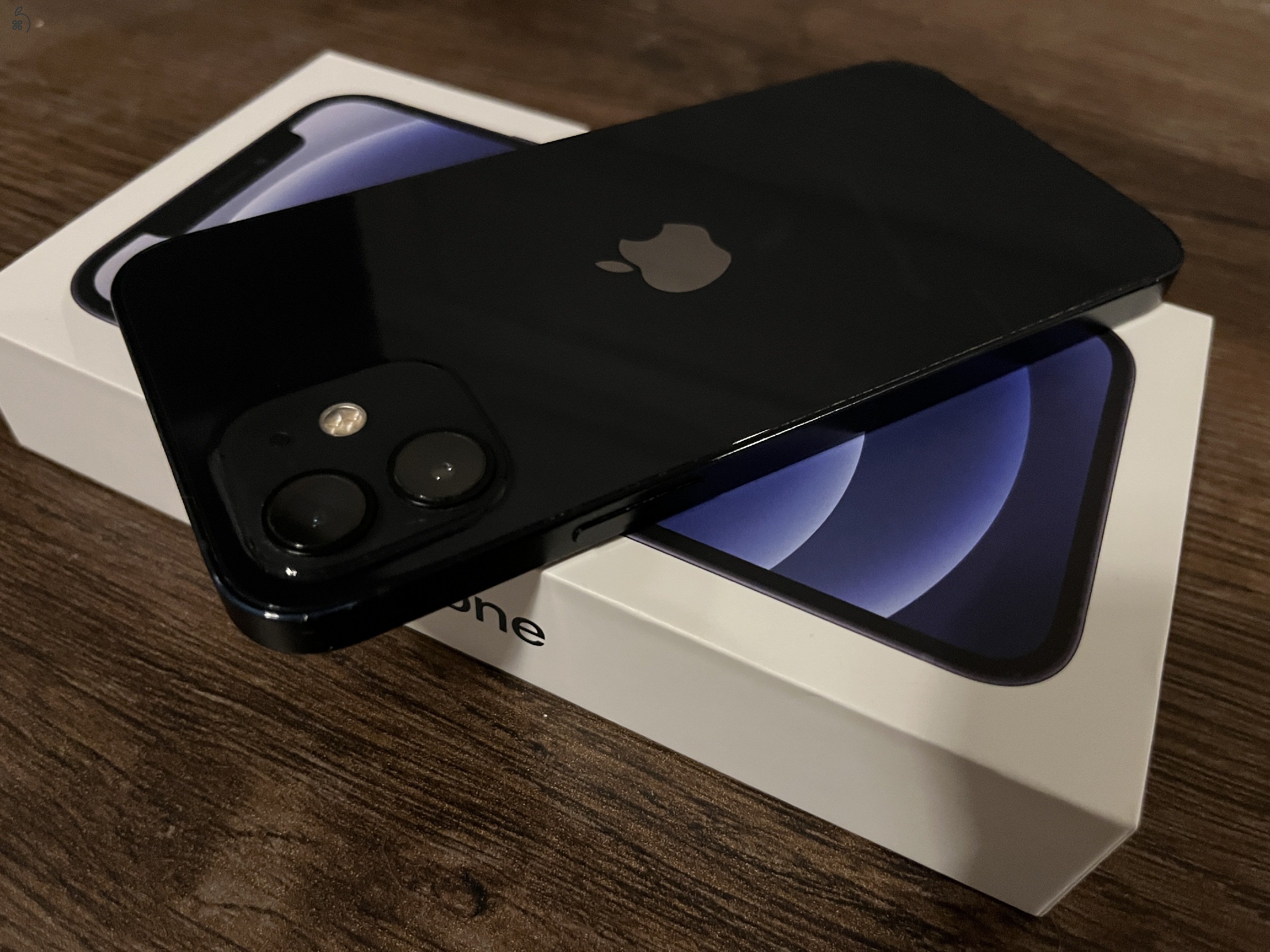 iPhone 12 64GB, 84% gyári akku, független, megkímélt 