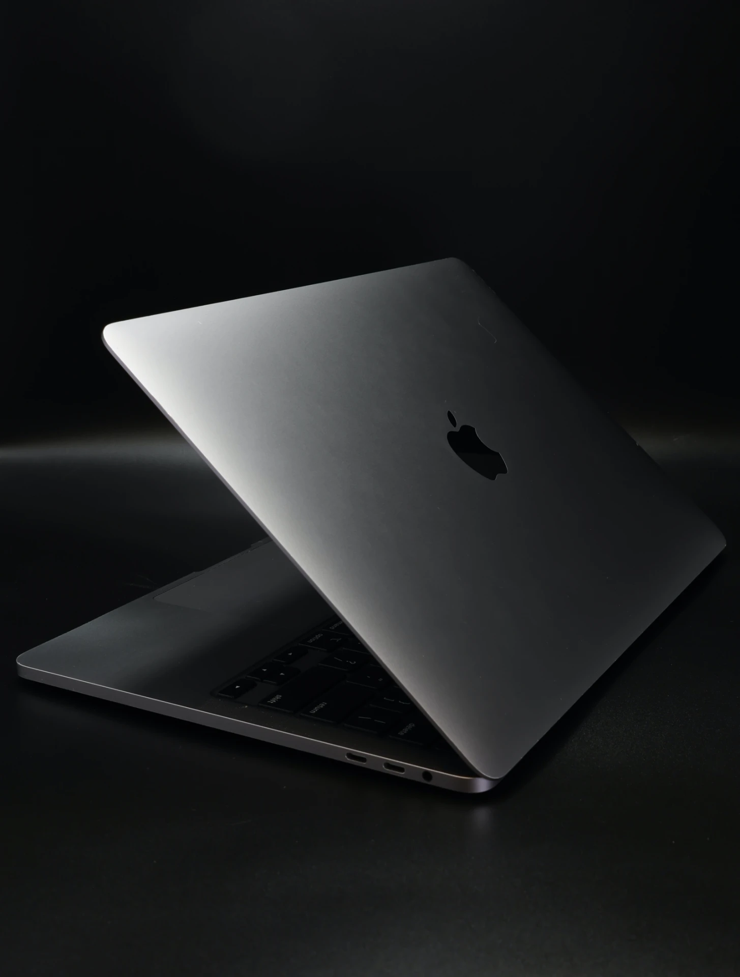 Apple MacBook Pro 13″ 2020 i7 512 GB Space Gray 341% akku - 12 HÓ GARANCIA