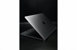 Apple MacBook Pro 13″ 2020 i7 512 GB Space Gray 341% akku - 12 HÓ GARANCIA