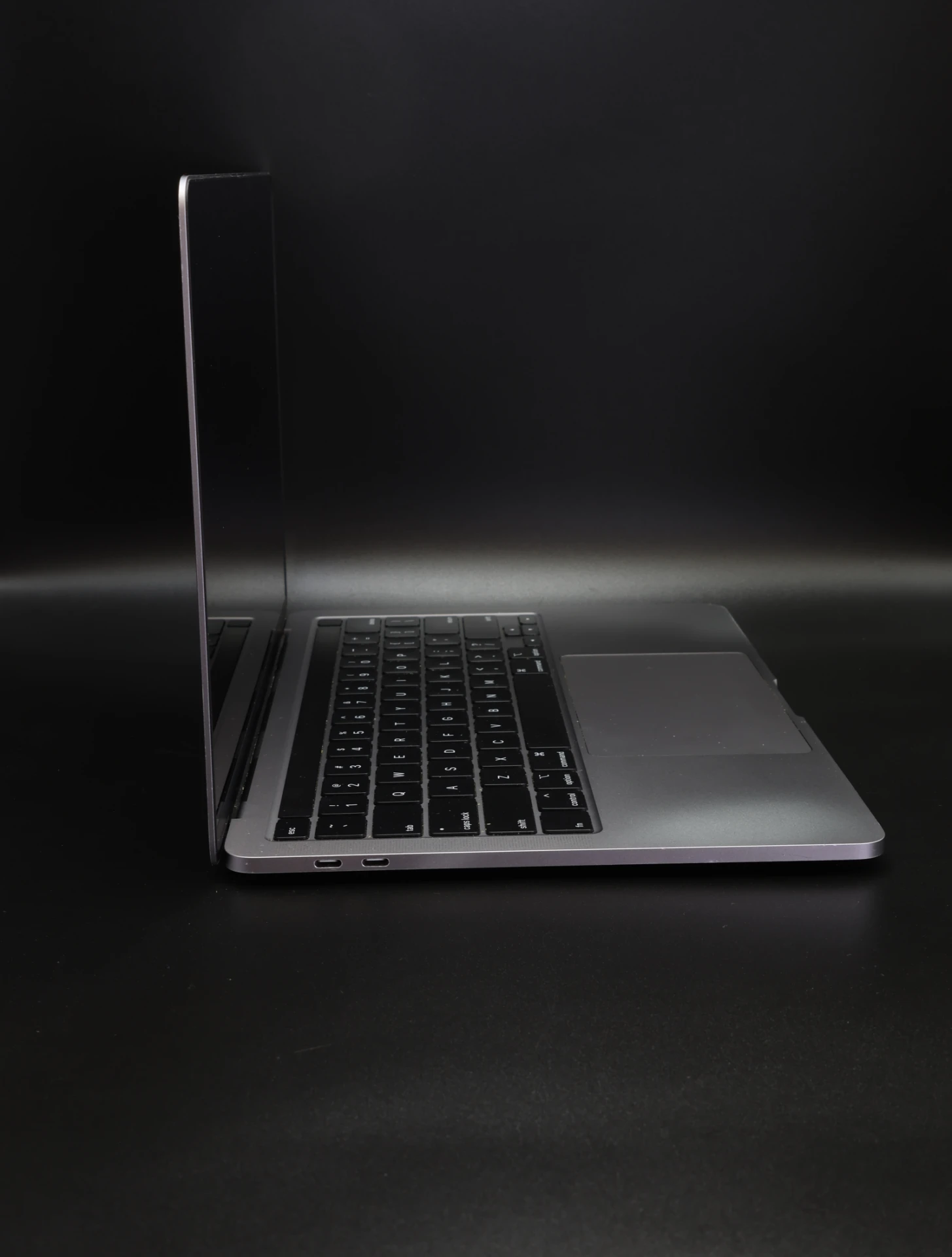 Apple MacBook Pro 13″ 2020 i7 512 GB Space Gray 341% akku - 12 HÓ GARANCIA