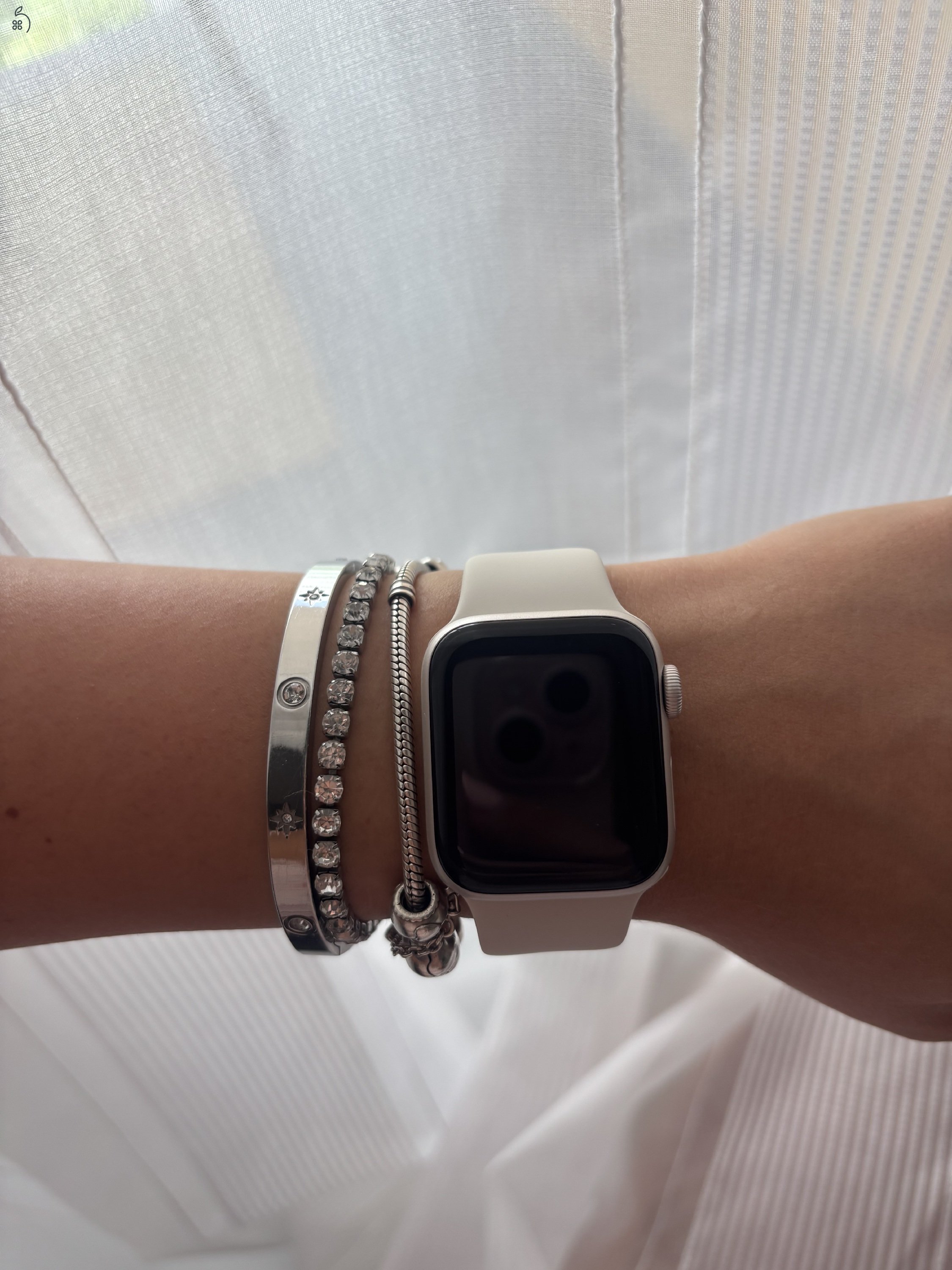 apple watch SE 3 (2025) 40mm, starlight