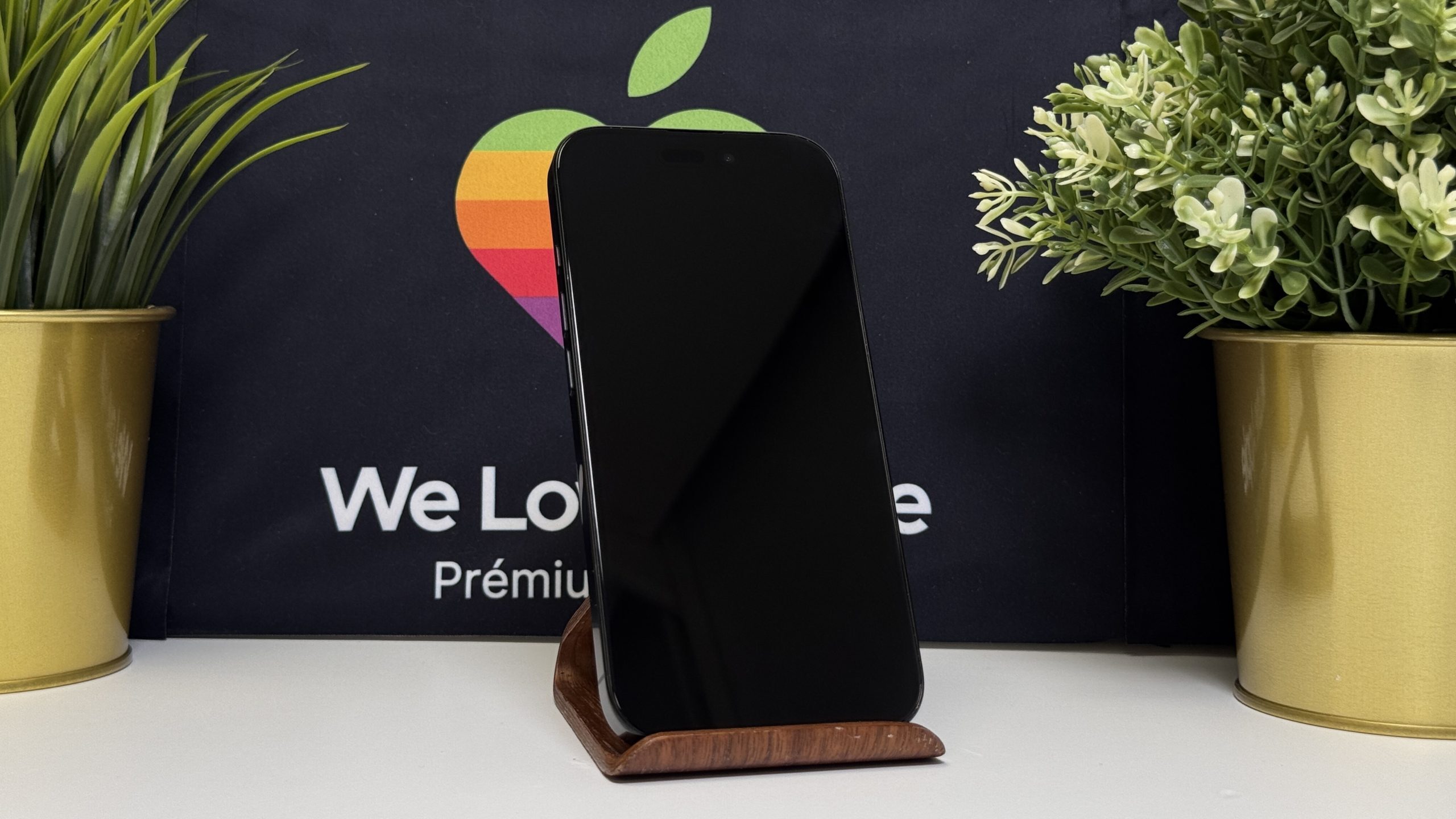 iPhone 16 Pro 256GB, Fekete Titán, Független, Számla, 2 Év Garancia, 88%