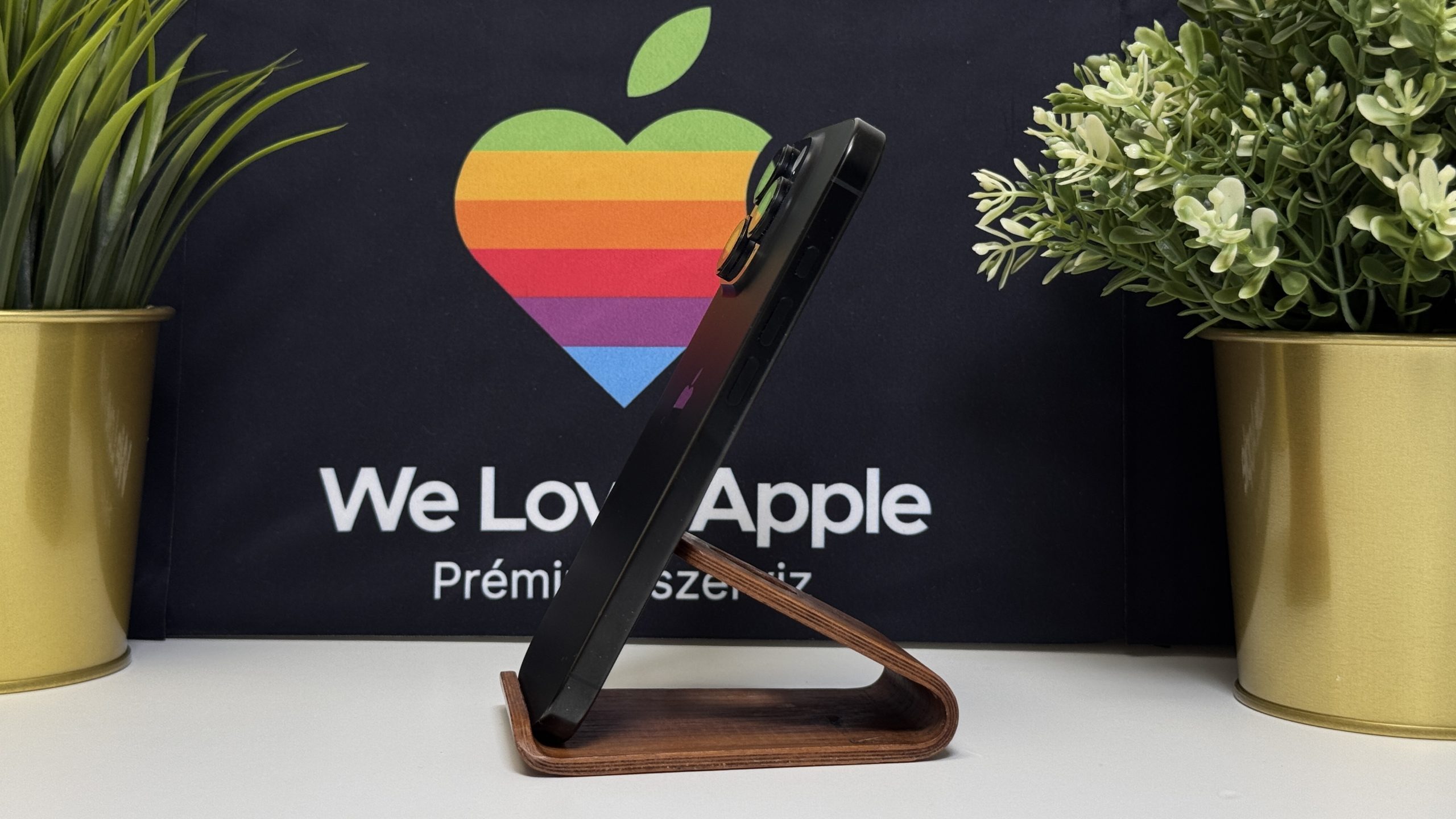 iPhone 16 Pro 256GB, Fekete Titán, Független, Számla, 2 Év Garancia, 88%