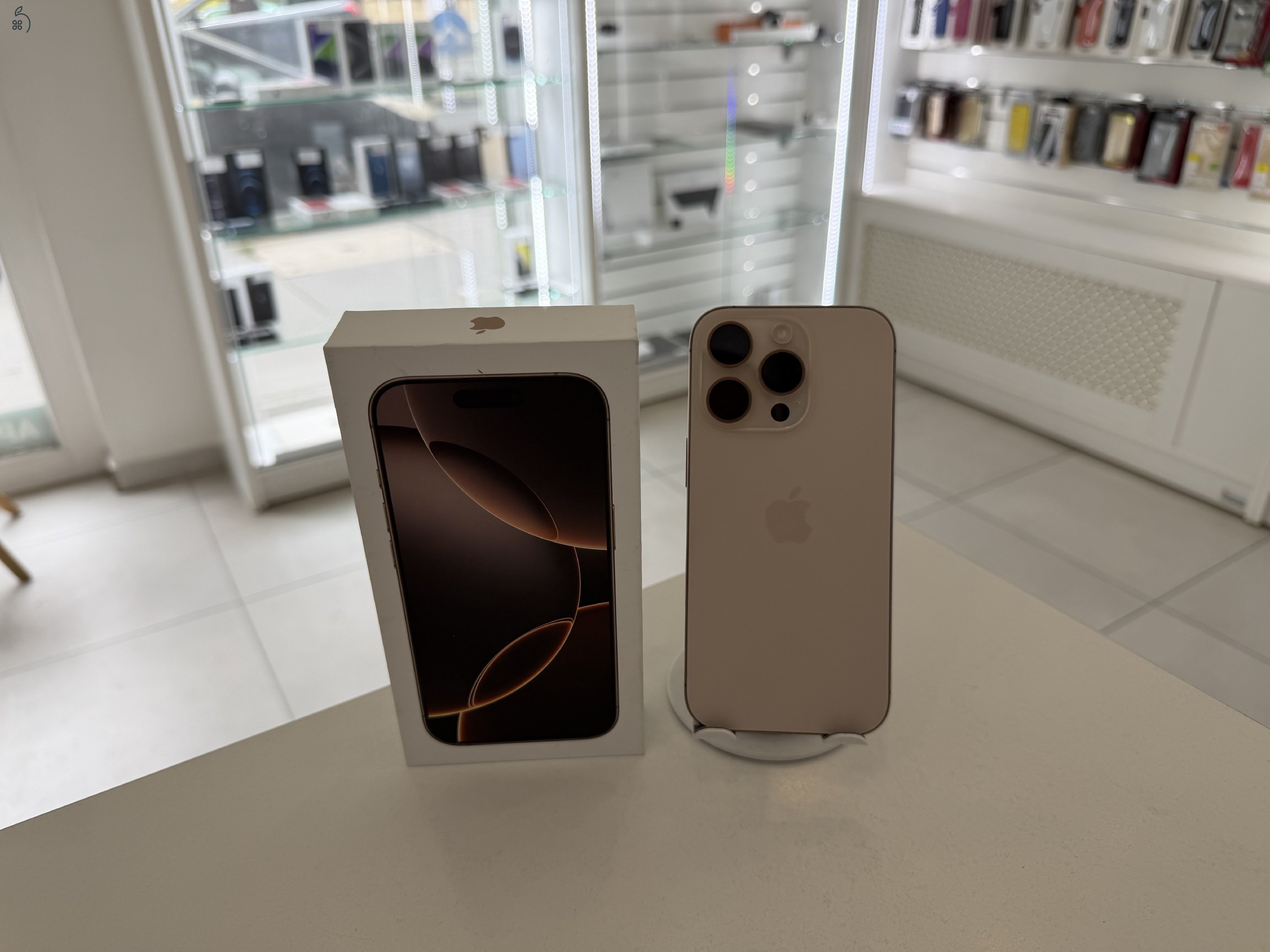iPhone 16 Pro 256GB Független Mint Az Új/1 hónap gar./Akku 90%/p4949