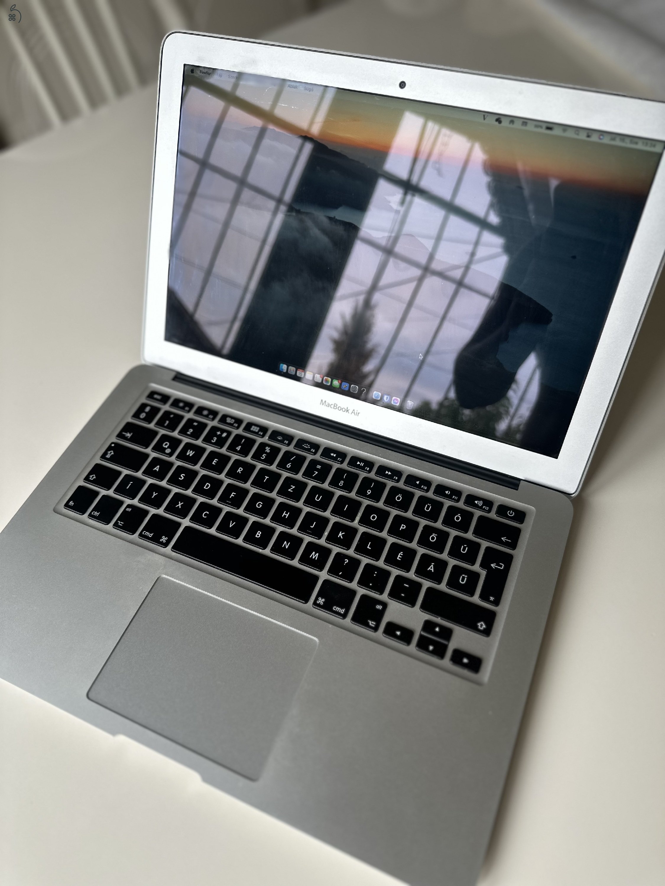 MacBook Air 13” 2017 – i5 / 8 GB RAM / 128 GB SSD
