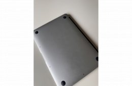 MacBook Air 13” 2017 – i5 / 8 GB RAM / 128 GB SSD