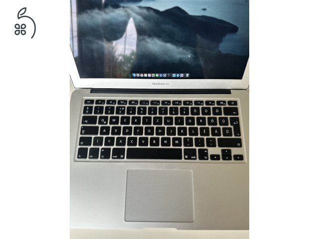 MacBook Air 13” 2017 – i5 / 8 GB RAM / 128 GB SSD