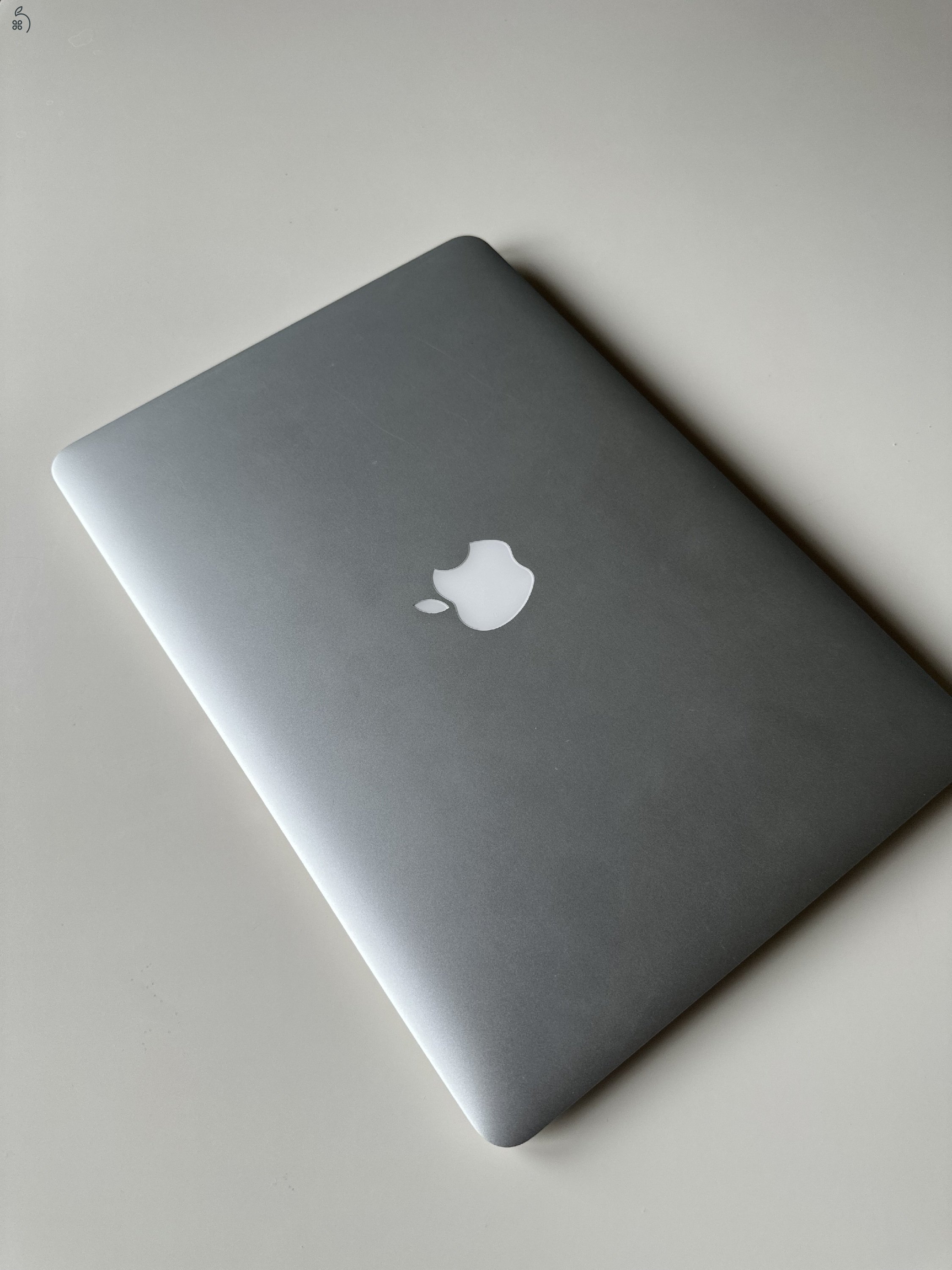 MacBook Air 13” 2017 – i5 / 8 GB RAM / 128 GB SSD