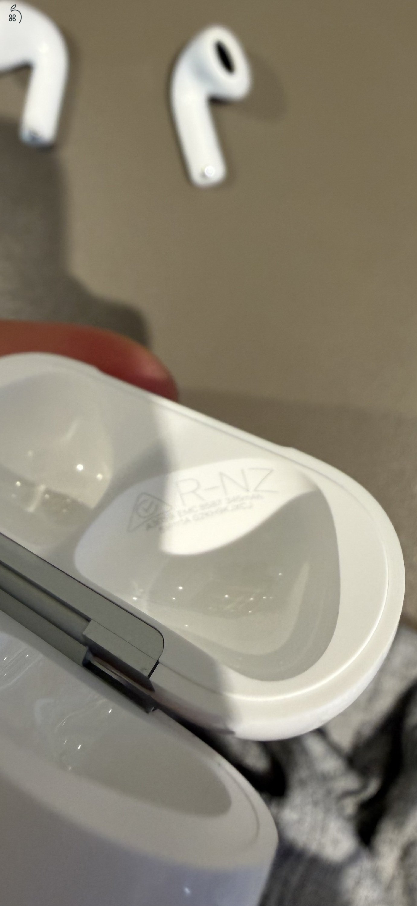 Apple AirPods 4 (ANC)