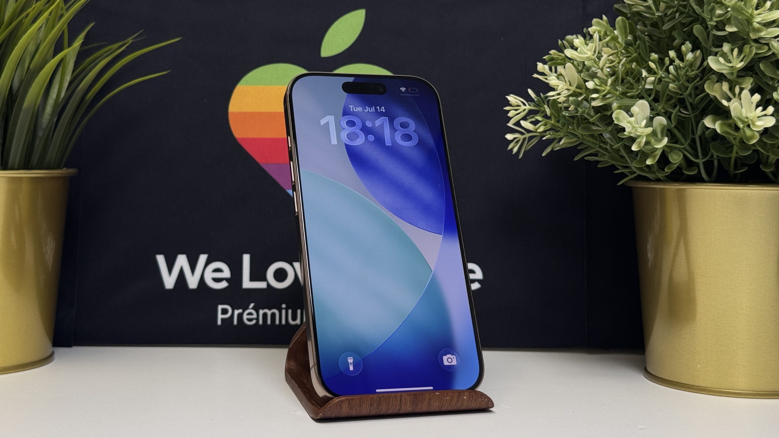 iPhone 16 Pro 256GB, Sivatagszínű Titán, Független, Számla, 2 Év Garancia, 88%
