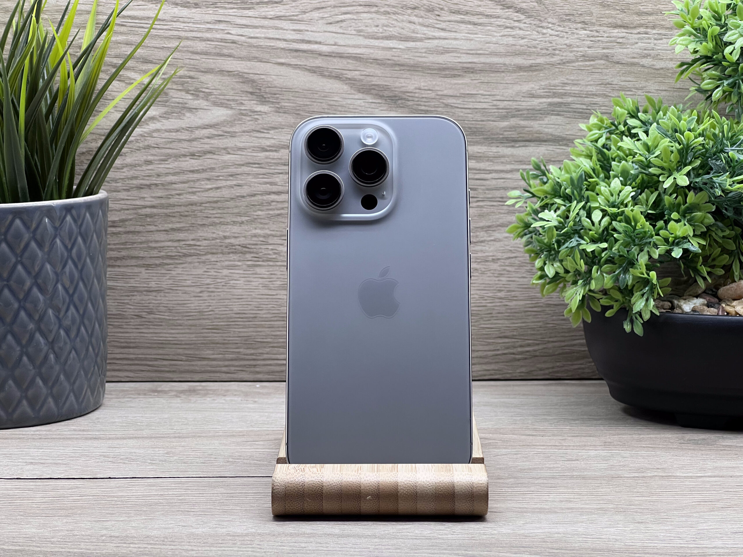 Hibátlan iPhone 16 Pro Natural Titanium 256GB 2 ÉV Garanciával 92%