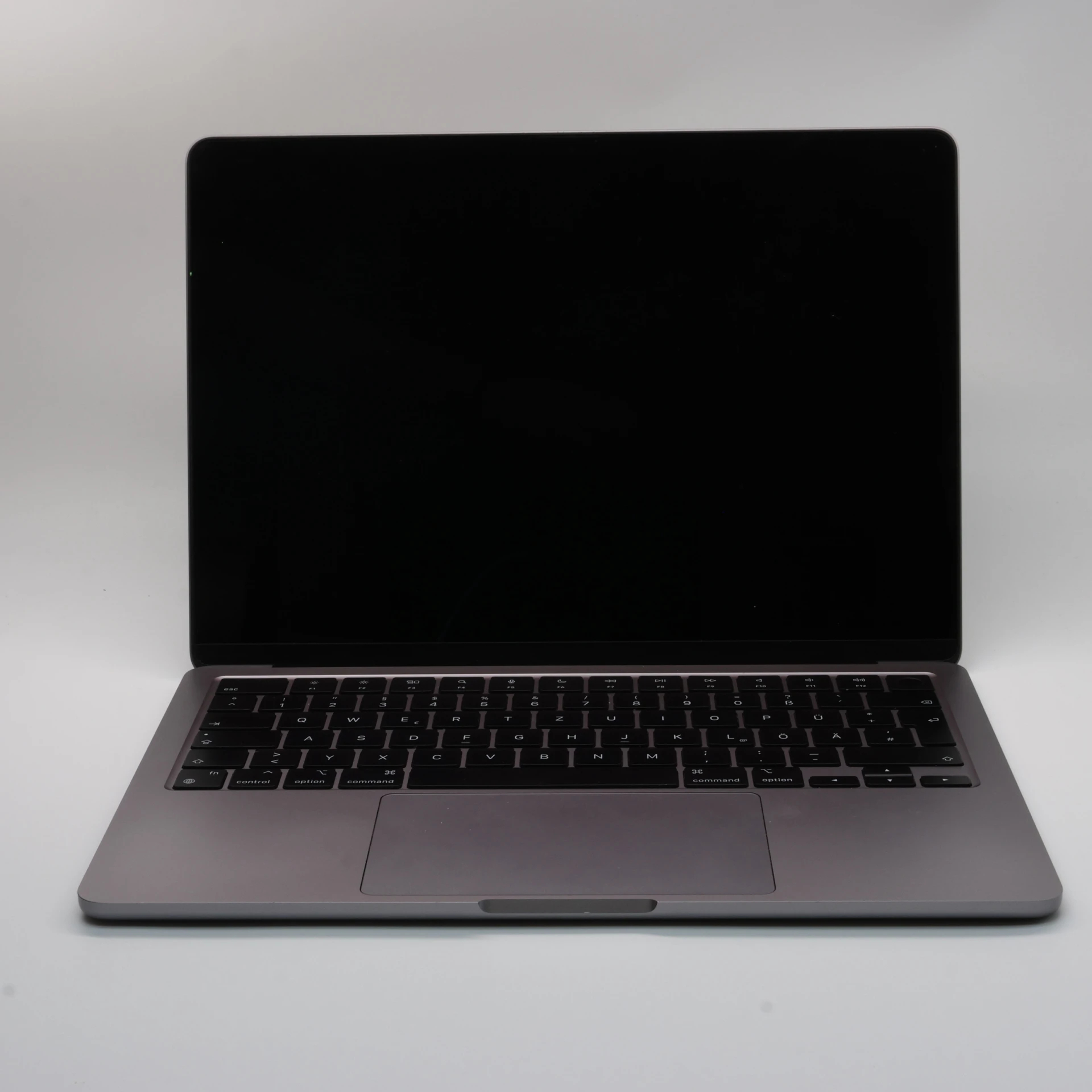 Apple MacBook Air 13″ 2022 M2 256 GB SSD 8 GB RAM Space Gray 87% EU Bill