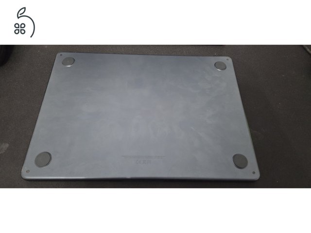 Macbook Air 13 / M2 / 16GB / 512GB éjfekete