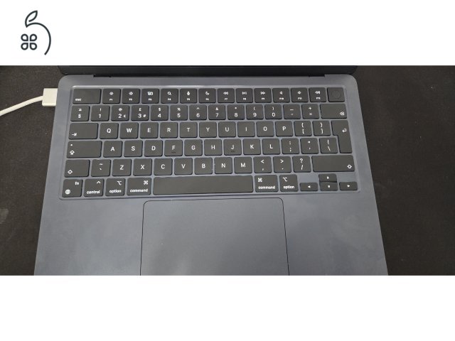 Macbook Air 13 / M2 / 16GB / 512GB éjfekete