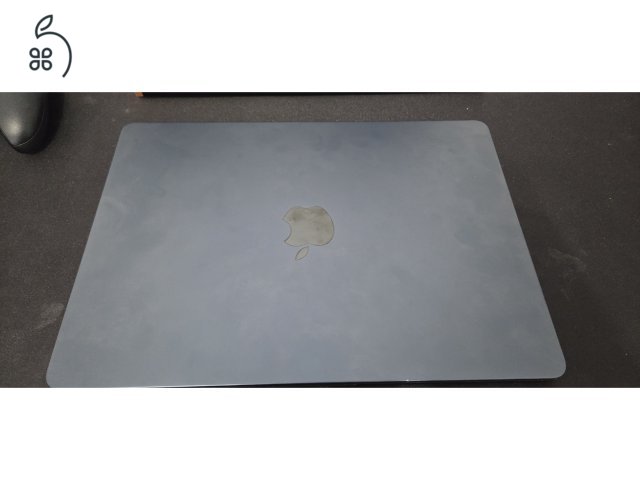 Macbook Air 13 / M2 / 16GB / 512GB éjfekete