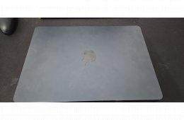 Macbook Air 13 / M2 / 16GB / 512GB éjfekete