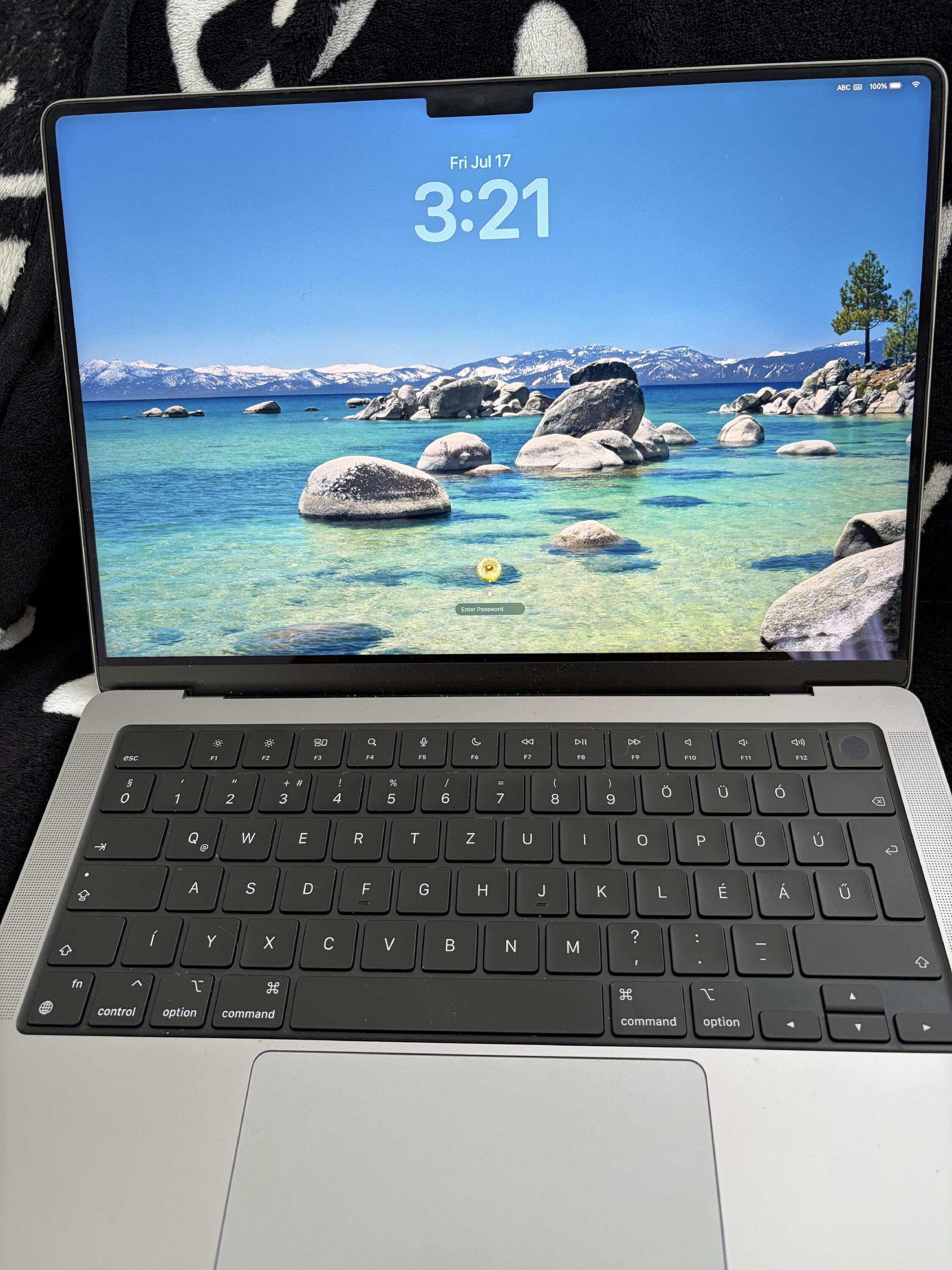 Eladó MacBook Pro 14 M1 Pro 10 CPU / 16 GPU / 32 GB RAM / 512 GB SSD / Space Gray